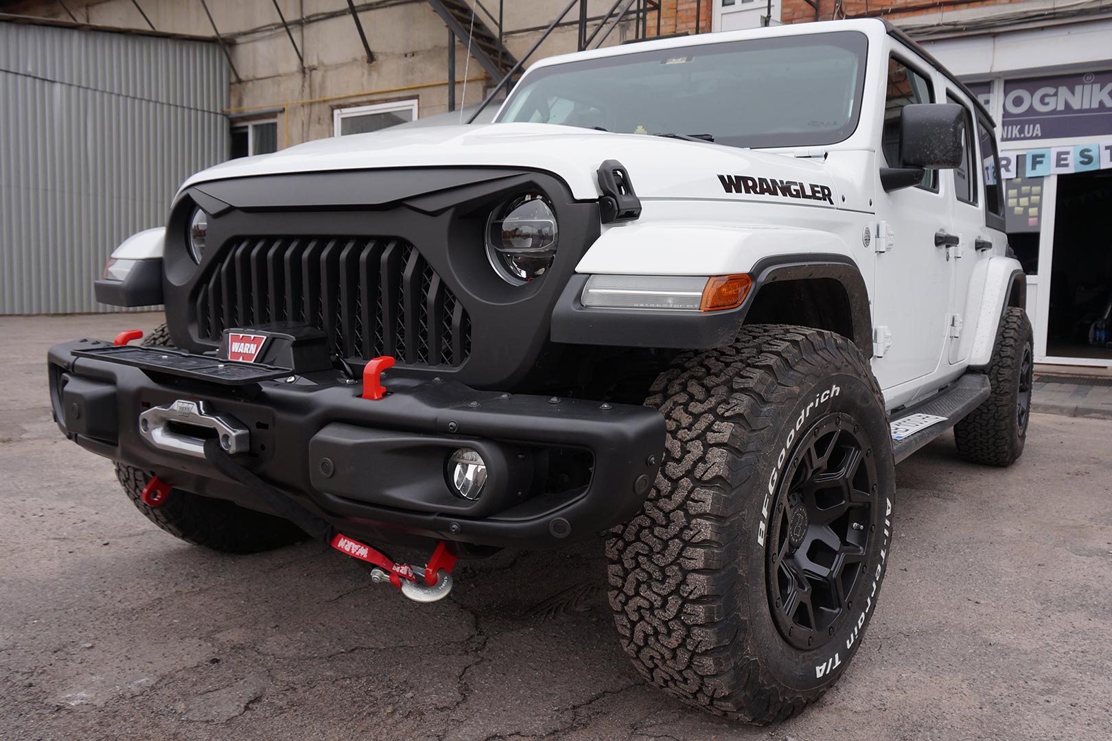 Tuning Jeep Wrangler JL photos and details