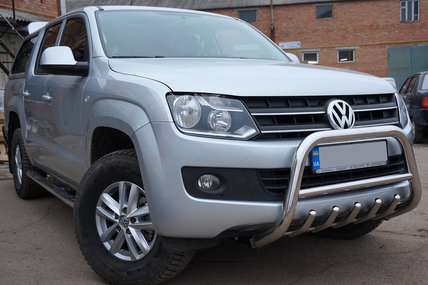 Tuning VW Amarok - installation of thresholds, bumper protection and hardtop