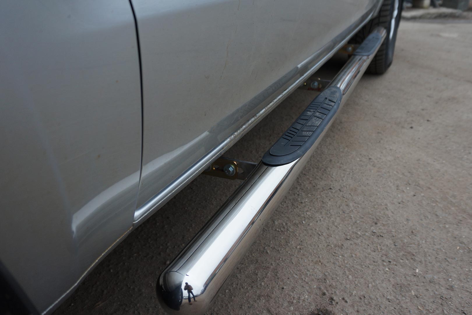 Tuning VW Amarok - installation of thresholds, bumper protection and hardtop
